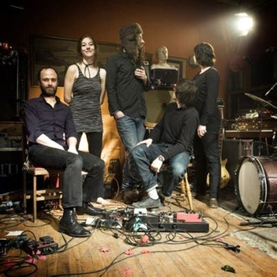  A Silver Mt. Zion-niminen kappale yhdistää koskettavan melodian ja brutaalina kohisevan kitarasoundin